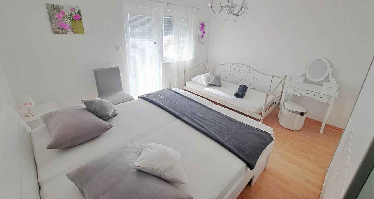Maria Apartments Kaštela Eksteriør bilde